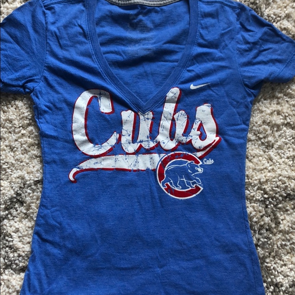 Chicago Cubs v-neck tshirt